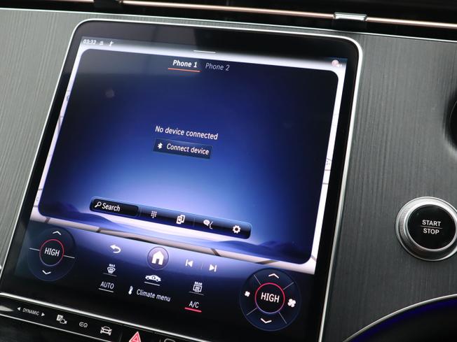 MERCEDES-BENZ Eqe Photo 32