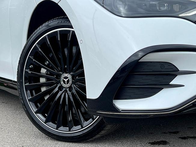 MERCEDES-BENZ Eqe Photo 14