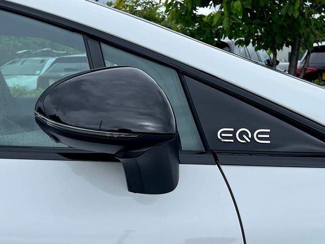 MERCEDES-BENZ Eqe Photo 16