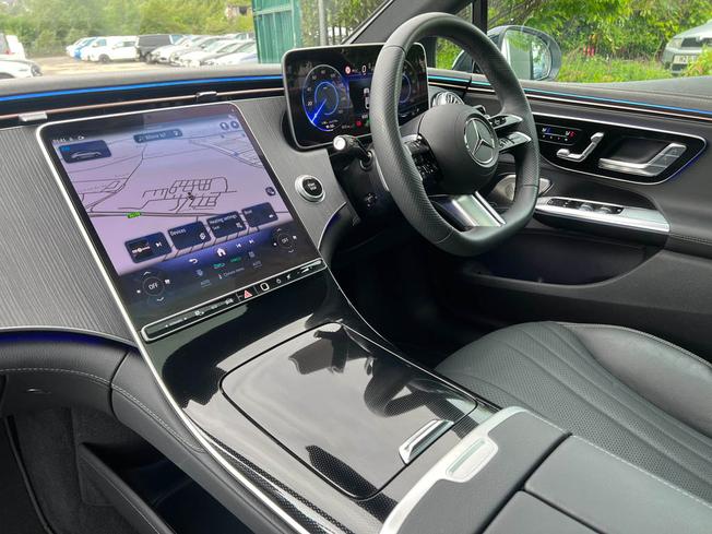 MERCEDES-BENZ Eqe Photo 3