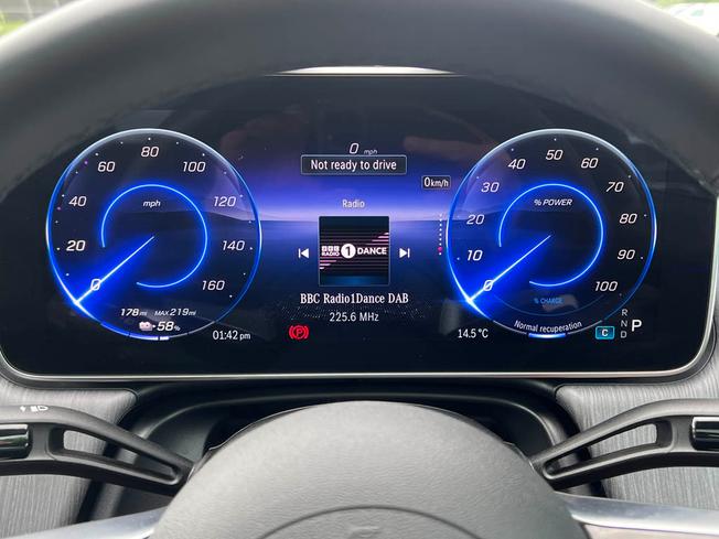 MERCEDES-BENZ Eqe Photo 46