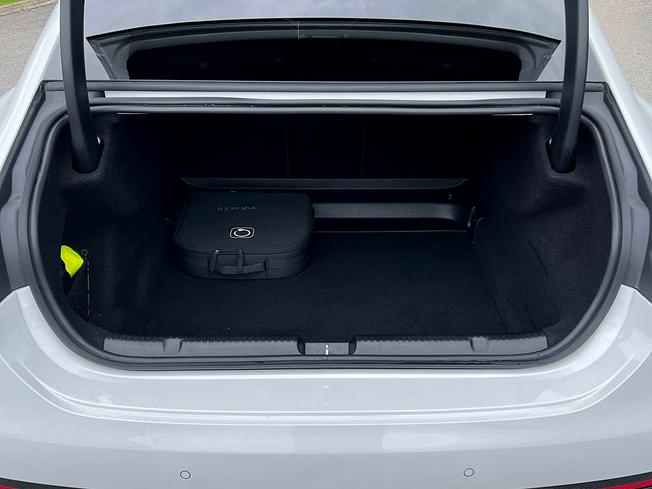 MERCEDES-BENZ Eqe Photo 9