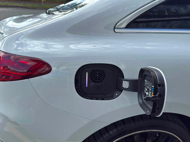 MERCEDES-BENZ Eqe Photo 12