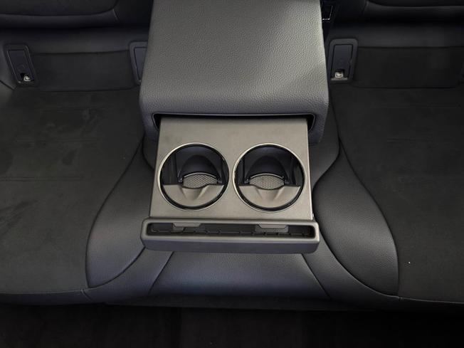 MERCEDES-BENZ Eqe Photo 16