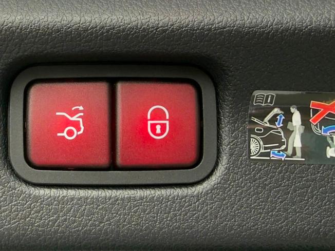 MERCEDES-BENZ Eqe Photo 29