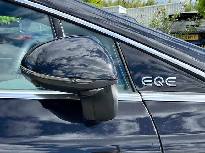 MERCEDES-BENZ Eqe Photo 18