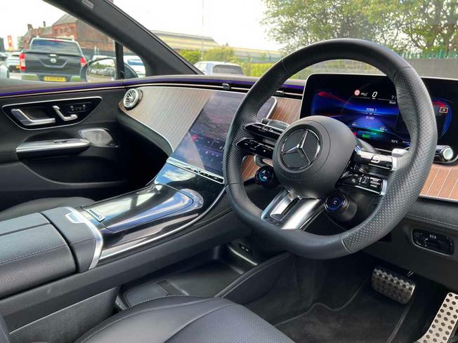 MERCEDES-BENZ Eqe Photo 24