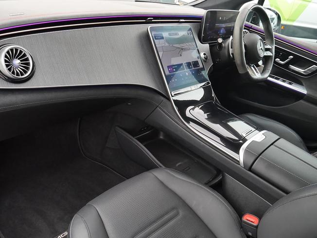MERCEDES-BENZ Eqe Photo 3