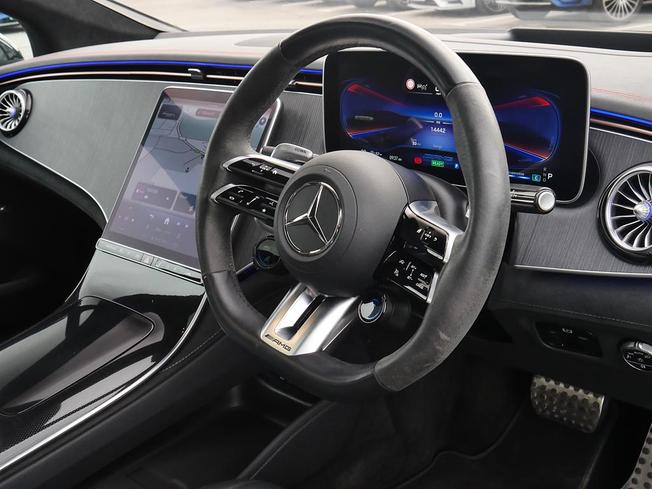 MERCEDES-BENZ Eqe Photo 40
