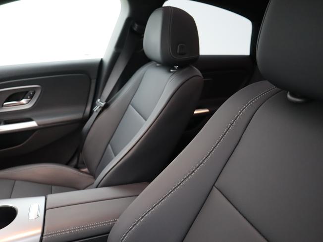 MERCEDES-BENZ Cla Class Photo 19