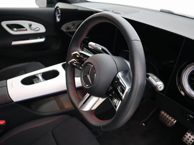 MERCEDES-BENZ Cla Class Photo 13