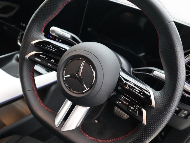 MERCEDES-BENZ Cla Class Photo 16