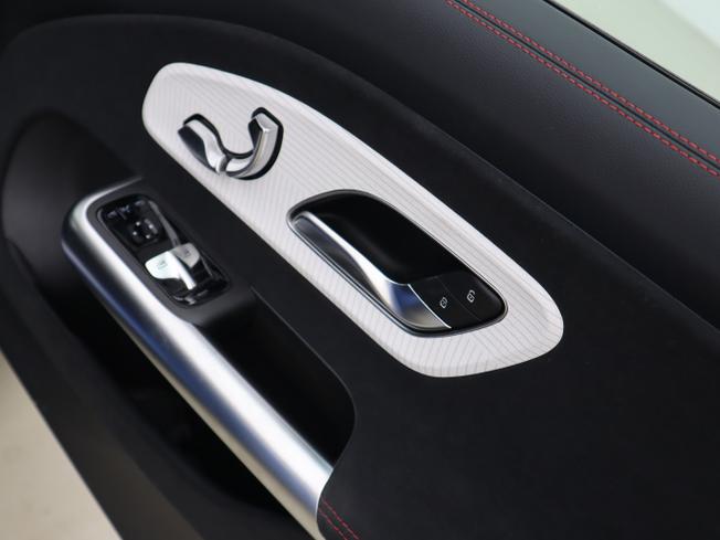 MERCEDES-BENZ Cla Class Photo 19