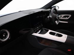 MERCEDES-BENZ Cla Class Photo 3