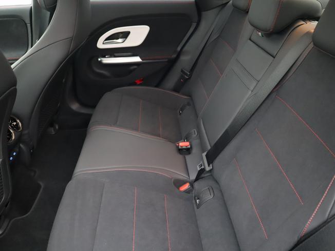 MERCEDES-BENZ Cla Class Photo 8