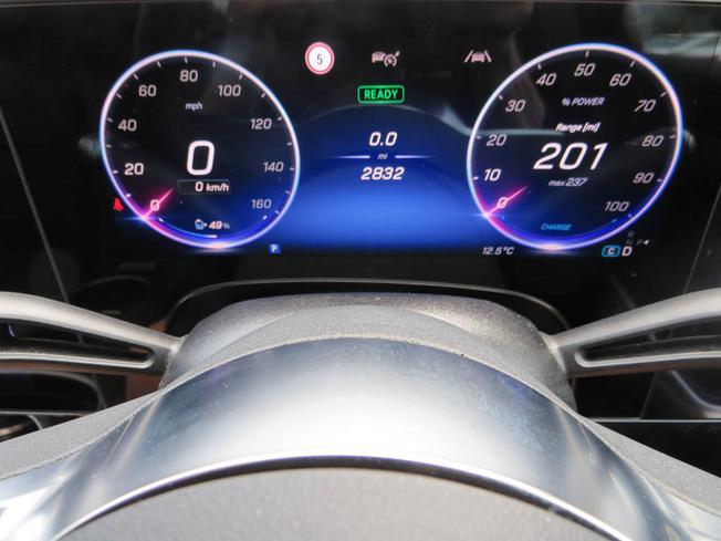 MERCEDES-BENZ CLA Class Photo 4