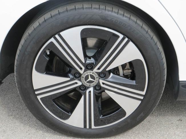MERCEDES-BENZ CLA Class Photo 6