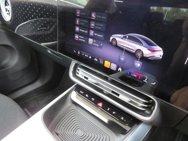 MERCEDES-BENZ CLA Class Photo 29