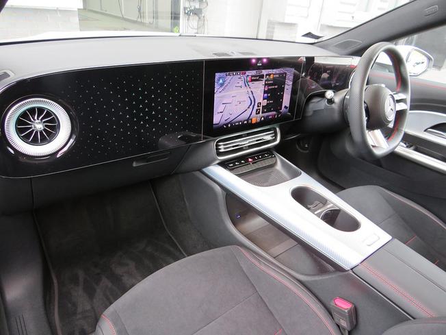 MERCEDES-BENZ CLA Class Photo 3