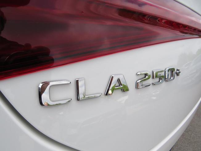 MERCEDES-BENZ CLA Class Photo 39