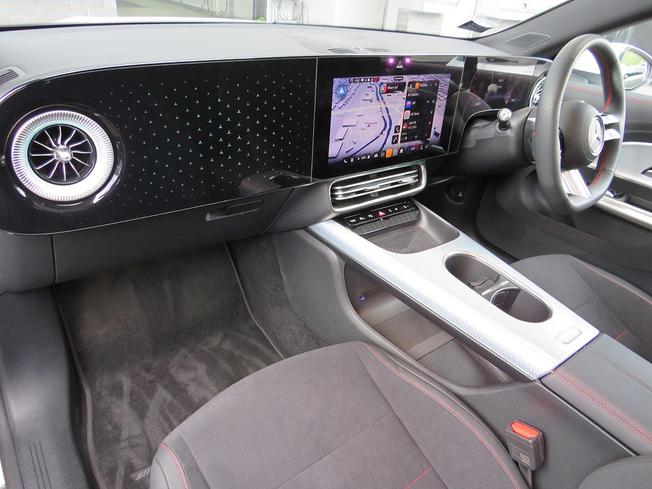 MERCEDES-BENZ CLA Class Photo 45