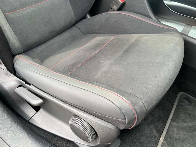 MERCEDES-BENZ CLA Class Photo 40