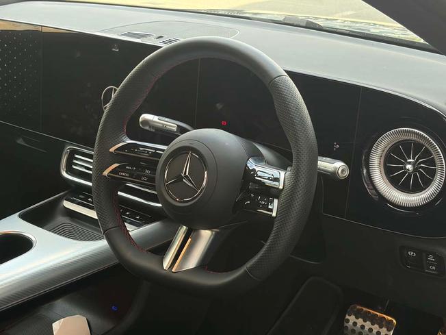 MERCEDES-BENZ CLA Class Photo 18