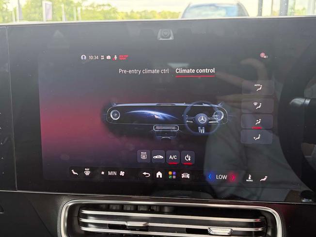 MERCEDES-BENZ CLA Class Photo 24