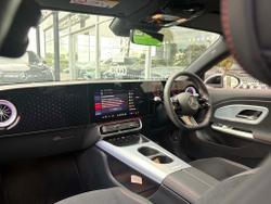 MERCEDES-BENZ CLA Class Photo 3