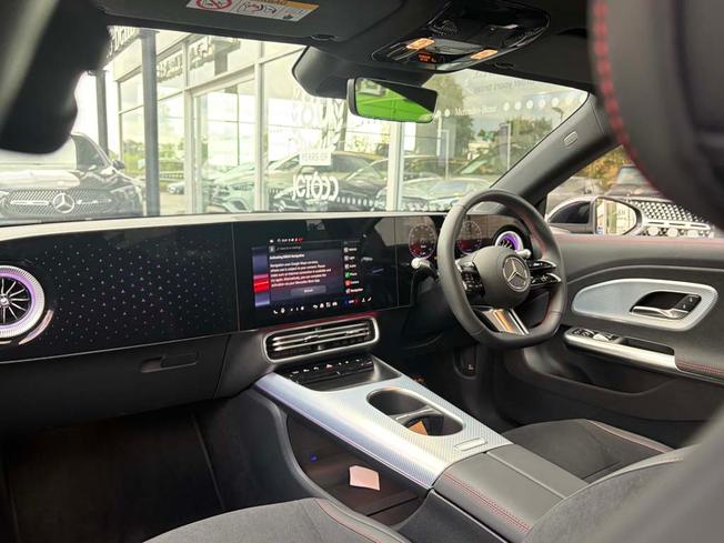 MERCEDES-BENZ CLA Class Photo 3
