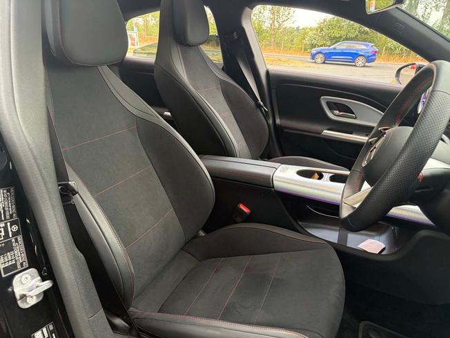 MERCEDES-BENZ CLA Class Photo 37