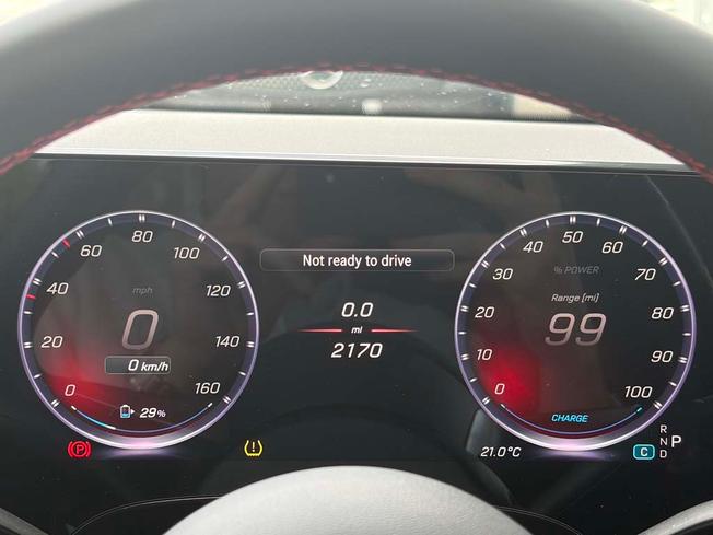 MERCEDES-BENZ CLA Class Photo 4
