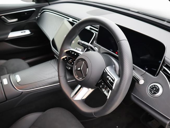 MERCEDES-BENZ E Class Photo 12