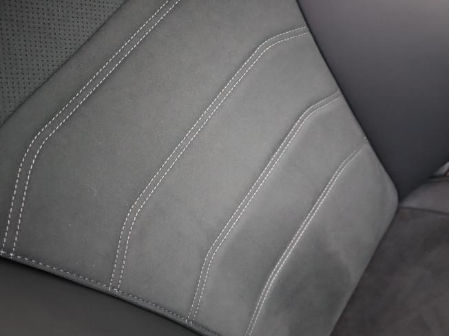 MERCEDES-BENZ E Class Photo 15