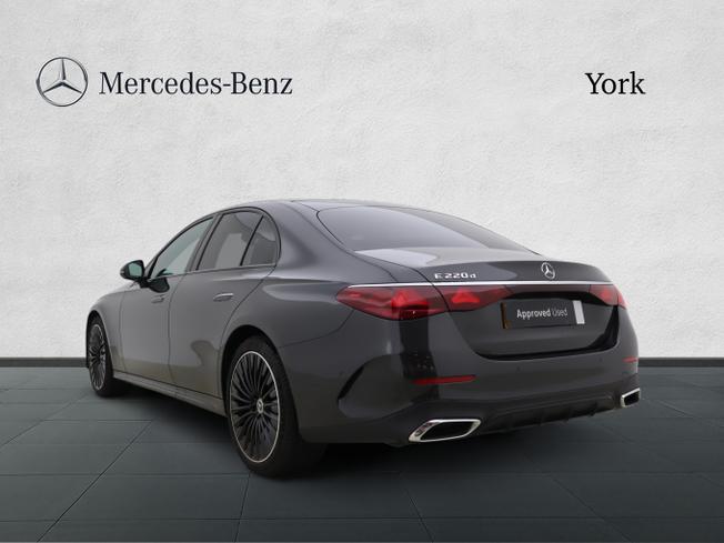MERCEDES-BENZ E Class Photo 2