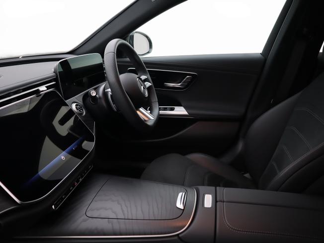 MERCEDES-BENZ E Class Photo 20