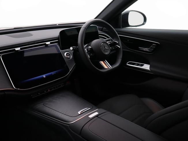 MERCEDES-BENZ E Class Photo 24