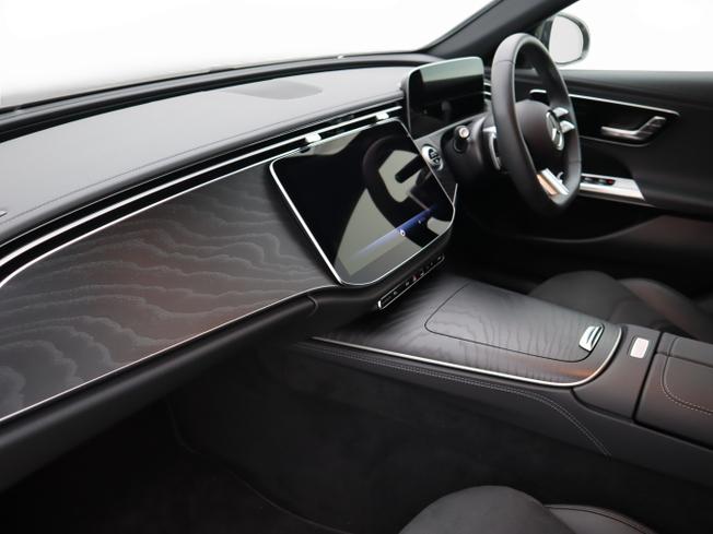 MERCEDES-BENZ E Class Photo 3