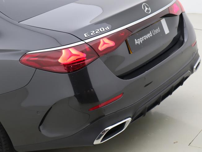 MERCEDES-BENZ E Class Photo 42