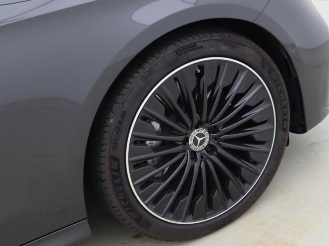 MERCEDES-BENZ E Class Photo 6