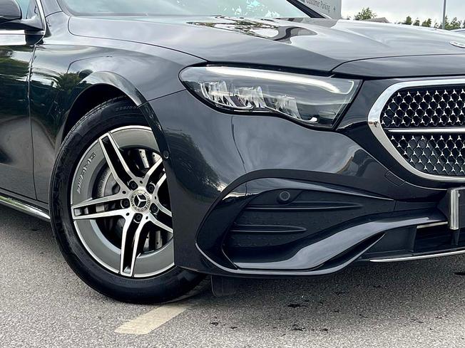 MERCEDES-BENZ E Class Photo 12