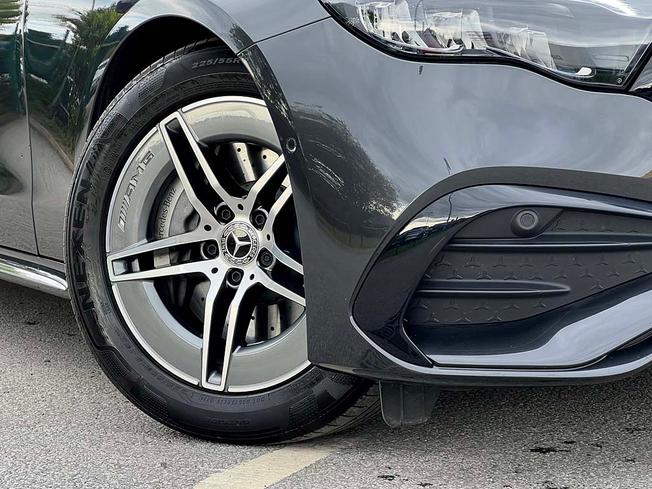 MERCEDES-BENZ E Class Photo 15