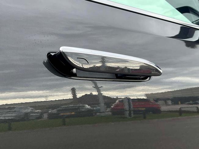 MERCEDES-BENZ E Class Photo 17