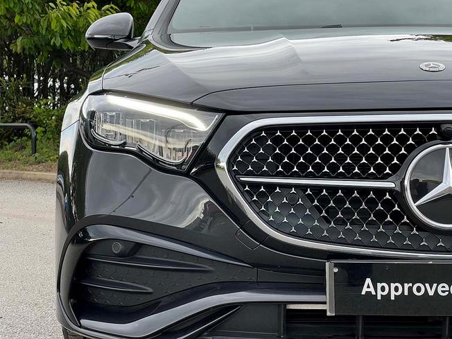 MERCEDES-BENZ E Class Photo 19