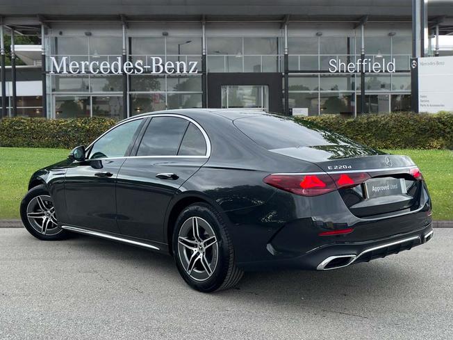 MERCEDES-BENZ E Class Photo 2