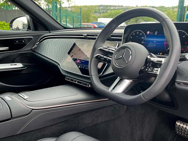 MERCEDES-BENZ E Class Photo 22