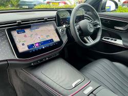 MERCEDES-BENZ E Class Photo 3
