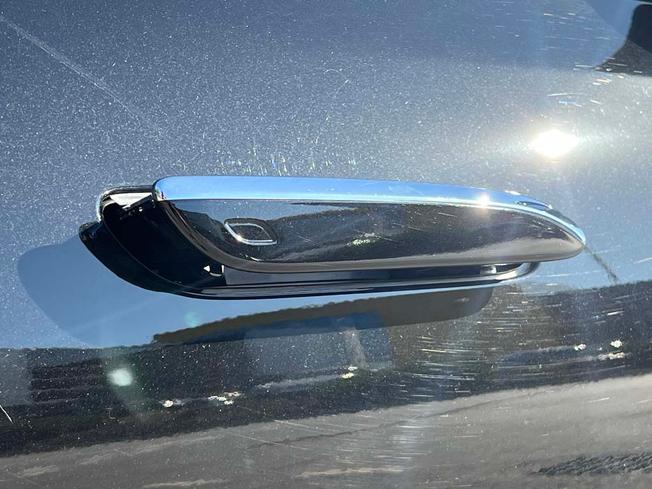 MERCEDES-BENZ E Class Photo 15