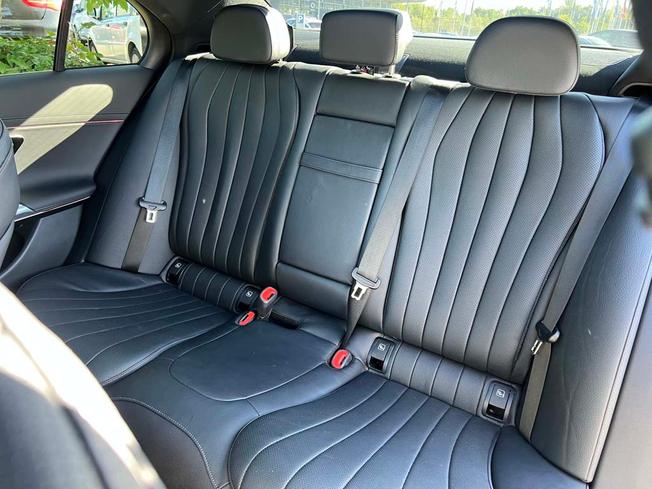 MERCEDES-BENZ E Class Photo 8
