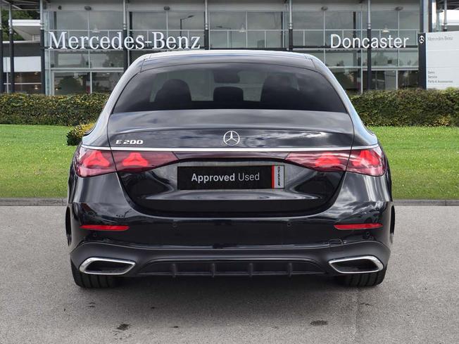 MERCEDES-BENZ E Class Photo 12